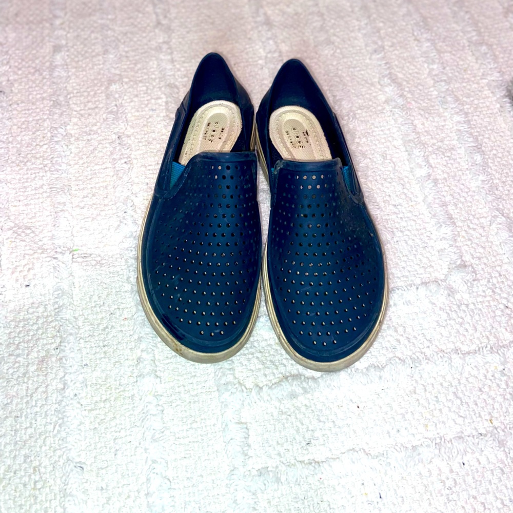 Navy blue slide on crocs shoes